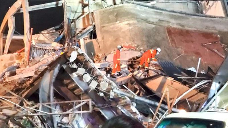 Al menos 17 muertos por el derrumbe de un restaurante en China