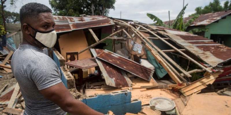 El huracán Isaías avanza sobre Bahamas y se acerca a Florida