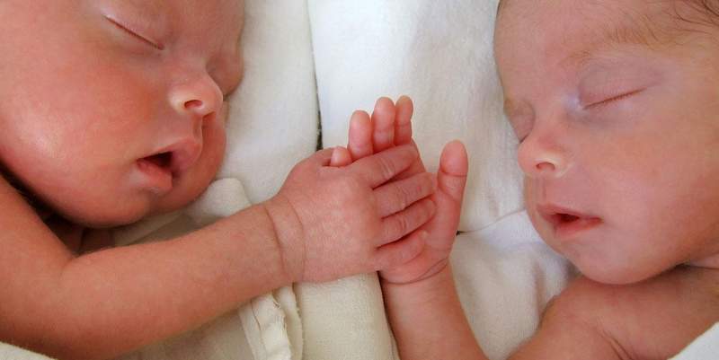 Rosario: gemelas de 40 días, las pacientes más pequeñas con Covid-19