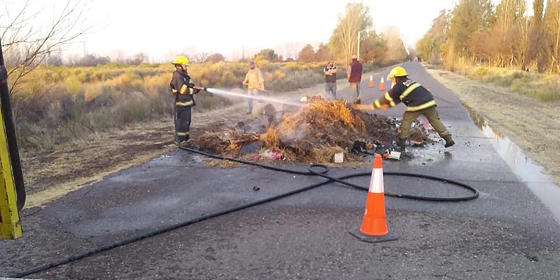 Se incendió la carga de un camión que se dirigía a la Planta de RSU
