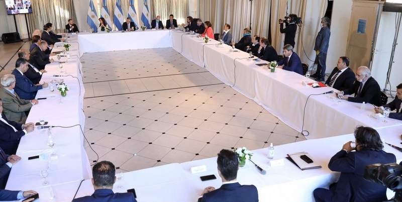 Los gobernadores peronistas bancaron la quita de plata a CABA