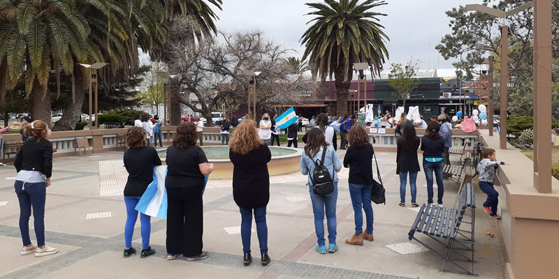 Docentes realizaron un caravanazo contra la Ley de Educación