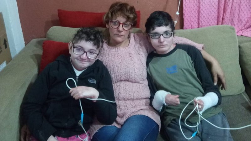 Desgarrador pedido al Presidente sus hijos tienen “piel de cristal” y no reciben medicamentos por discapacidad