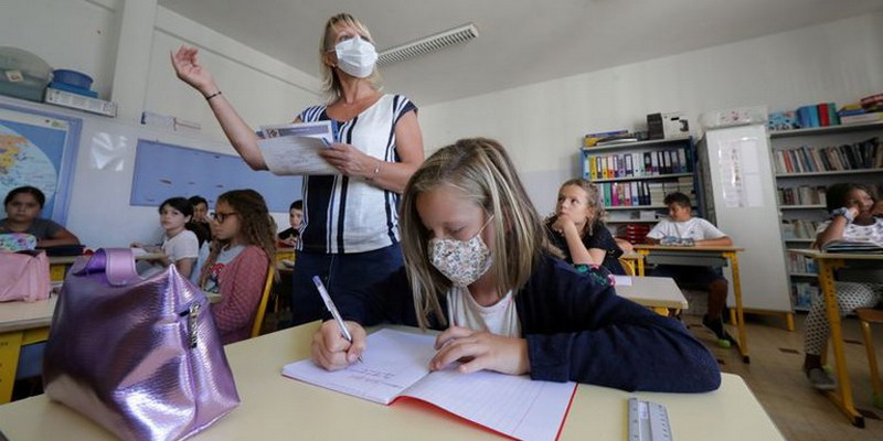 Francia cerró 22 escuelas por coronavirus a cuatro días de su reapertura