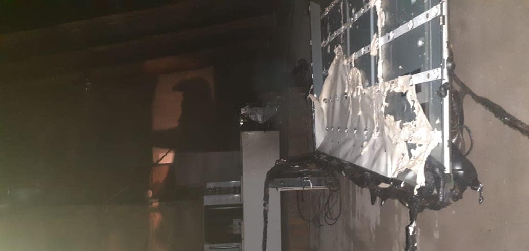 Incendio dejó daños en una vivienda