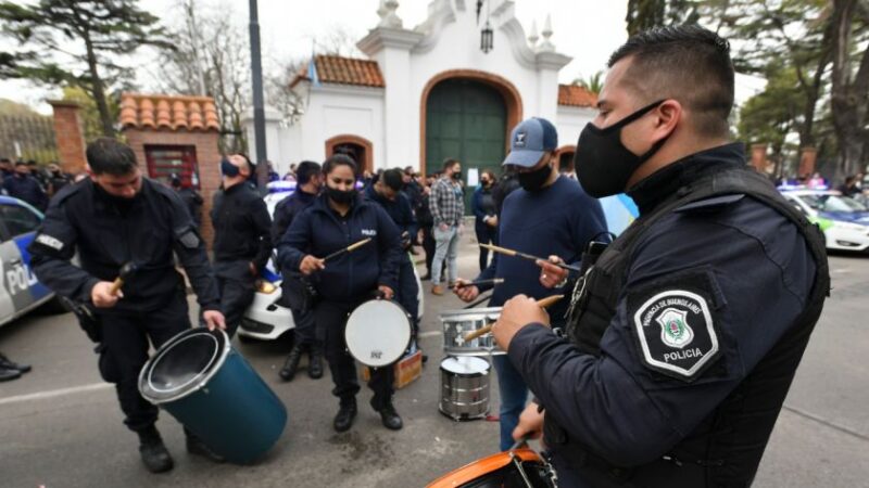 Inaceptable: el reclamo de la policía bonaerense no es salarial, es político e ilegal por Mariano Confalonieri