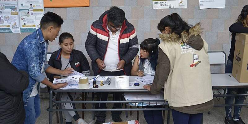 Suarez habilitó los lugares para las elecciones de Bolivia en Mendoza