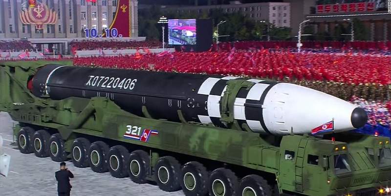 Corea del Norte mostró un gigantesco misil que es récord y preocupa a EE.UU.