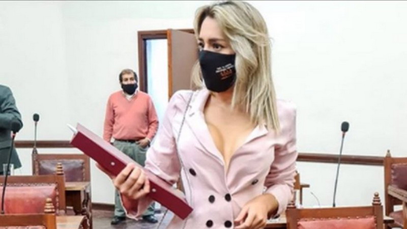 Qué país generoso: le pidieron a influencer y concejal salteña que se “tape más” para ir a las sesiones