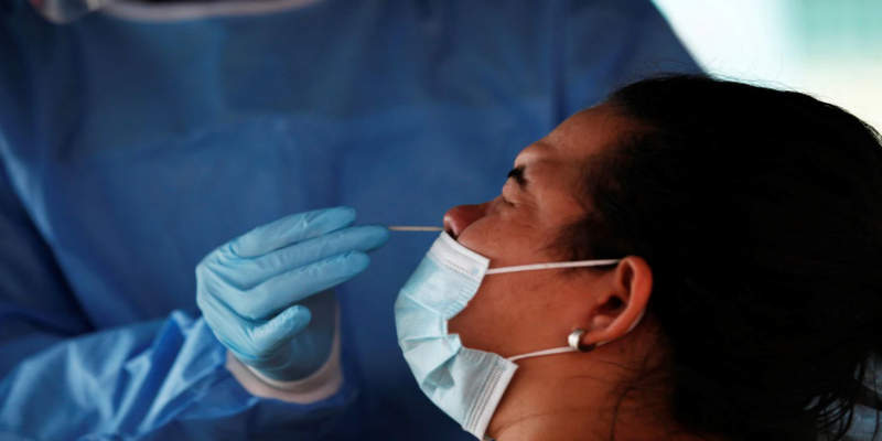 Coronavirus: un hisopado causó perforación del revestimiento cerebral en una paciente