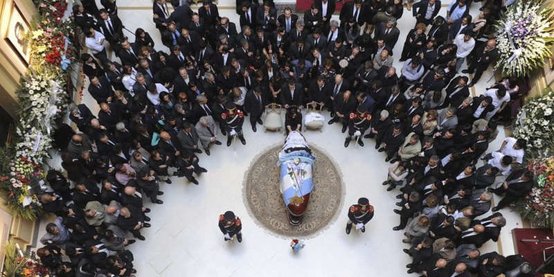 Que en paz descanse por Ernesto Tenembaum
