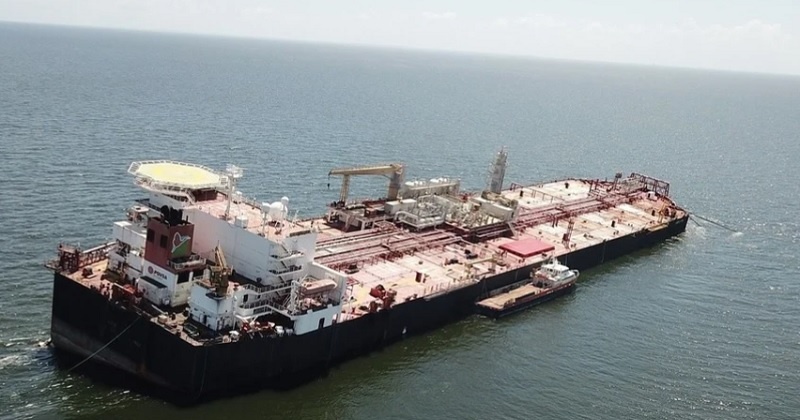 Un enorme barco de Venezuela se hunde en el Caribe con más de un millón de barriles de petróleo