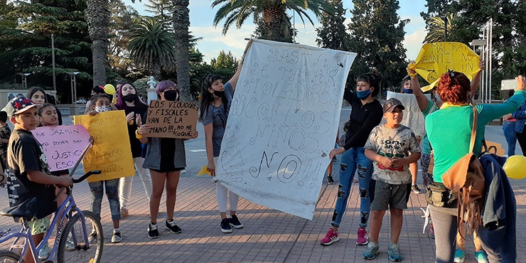Familiares de una menor abusada marcharon pidiendo justicia