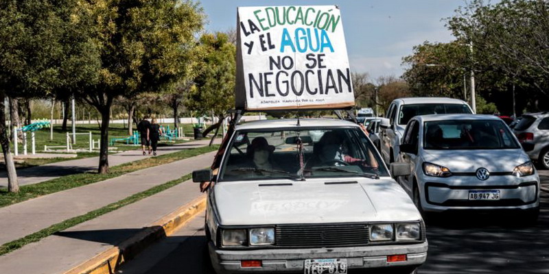 El gremio docente sigue en las calles, más caravanazos y volanteada