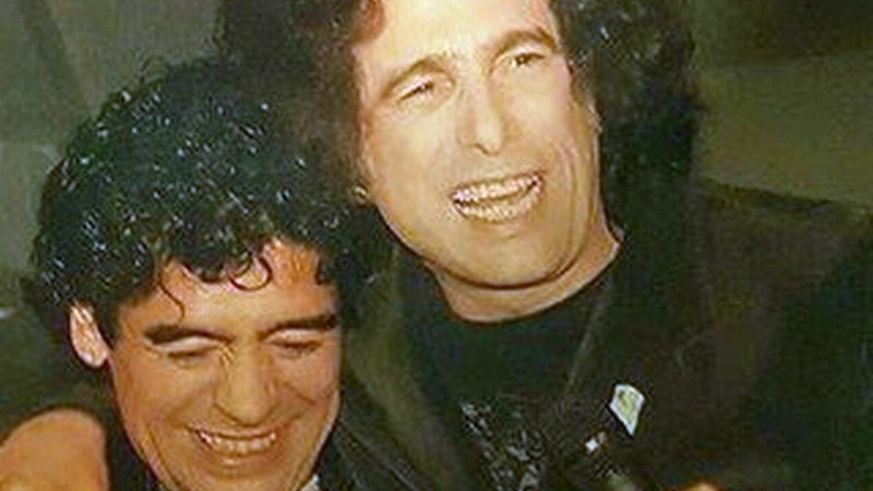 El regalo de Calamaro a Maradona: “El rey de los diferentes”