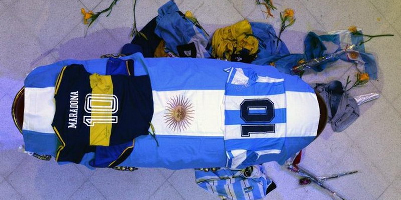 Comenzó el velorio público de Diego Maradona en la Casa Rosada, tras la despedida de su familia