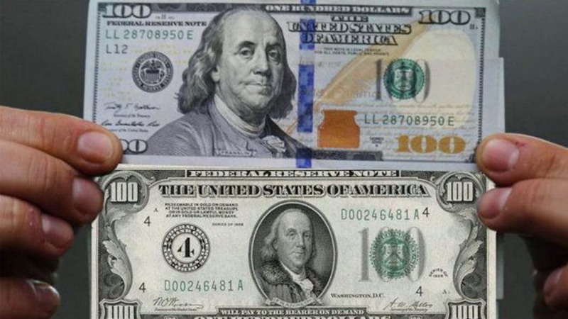 Polémica por los dólares “cara chica”: ¿están obligados los bancos a entregar billetes nuevos?