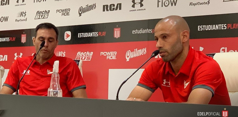 Se retiró Mascherano