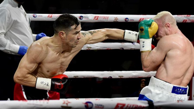 Maravilla Martínez le ganó por nocaut a Jussi Koivula y avanza en su camino por el título mundial
