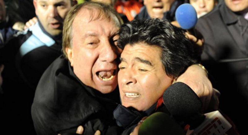 “Veo muchas banderas de Diego, ¿qué pasa?”, la conmovedora frase de Carlos Bilardo sobre Maradona