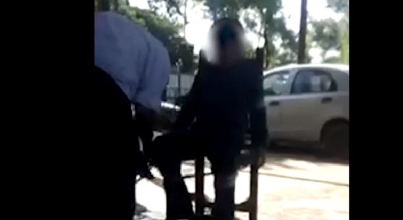 Detuvieron a un hombre que ató a su hijastro con autismo, lo torturó y subió el video a las redes