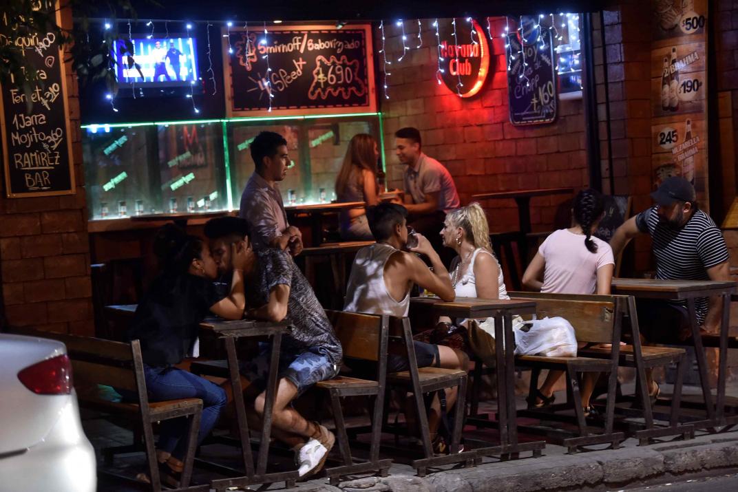 Los locales nocturnos podrán cerrar una hora más tarde