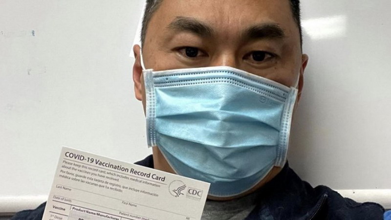 EE.UU.: enfermero dio positivo por coronavirus una semana después de aplicarse la vacuna