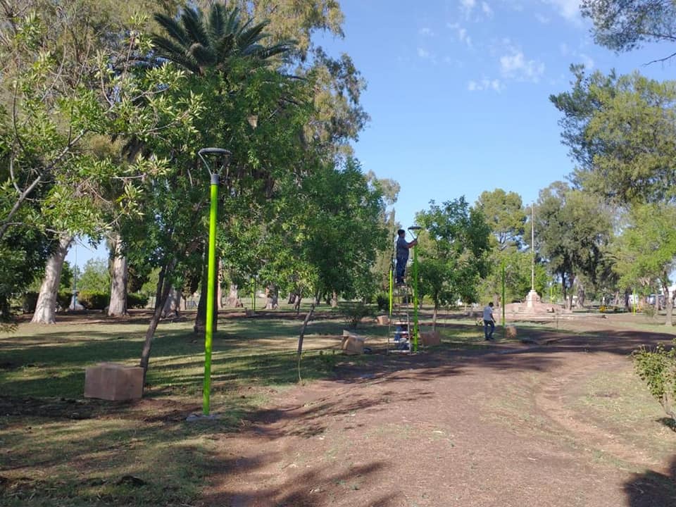 La Plaza Alejo Abutcov de Carmensa brilla más que nunca