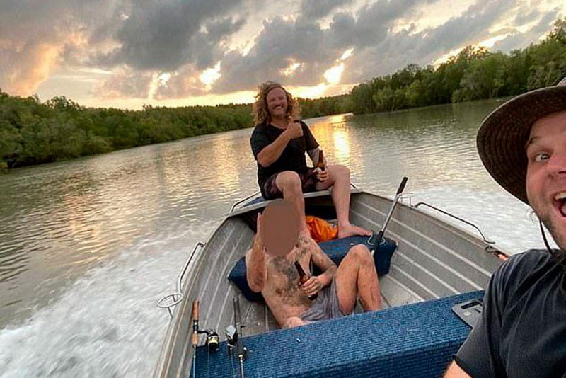 Rescatan a un fugitivo desnudo cuando iba a ser devorado por cocodrilos