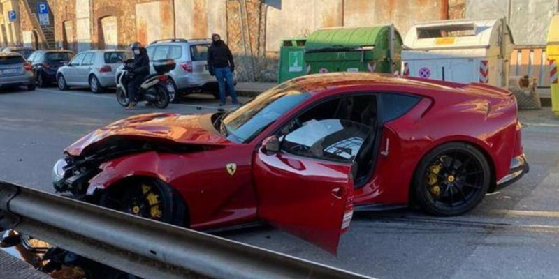 Increíble: arquero de Genoa, dejó su Ferrari 812 en un lavadero y se la devolvieron destruida