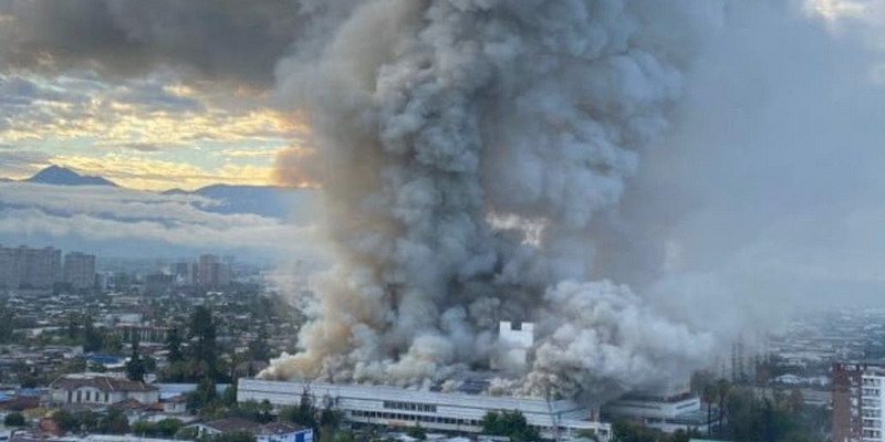 Santiago de Chile: impactante incendio en el Hospital San Borja