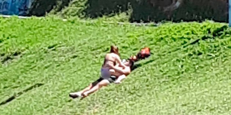 Descubrieron a dos jóvenes teniendo sexo en pleno día, en un parque de Mar del Plata