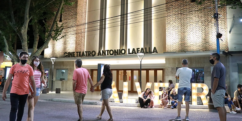 La Peatonal del Arte y el Vino se rearmó para celebrar junto a la gente
