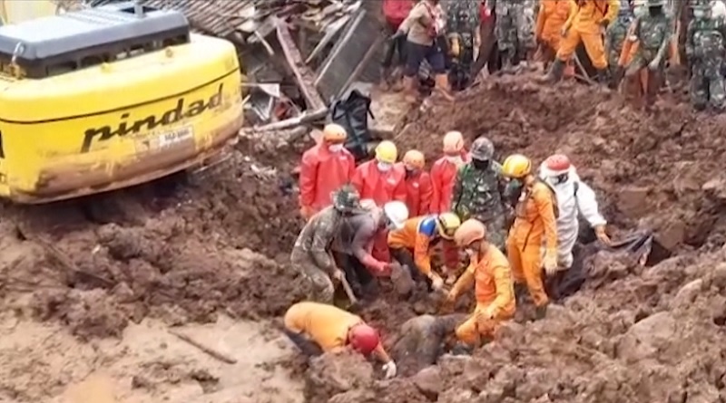 Tragedia en Indonesia: un alud deja al menos 21 muertos y 19 desaparecidos