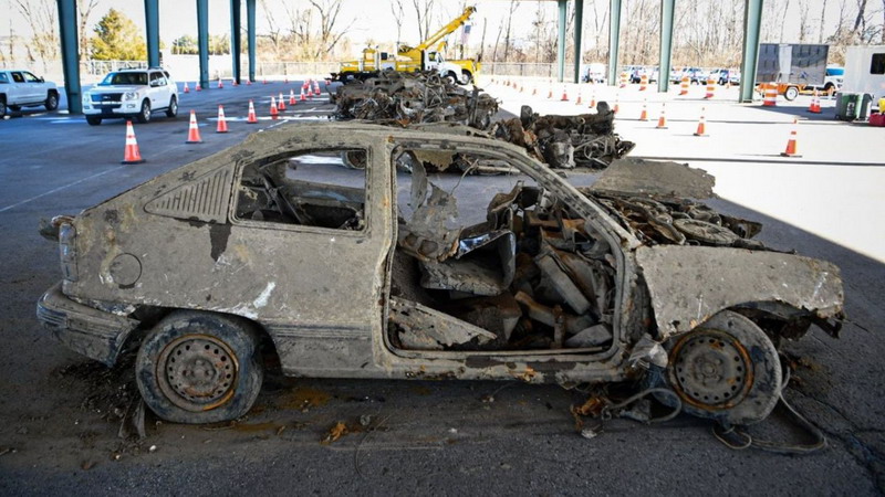 Un grupo de buceadores voluntarios rescató más de 40 autos que estaban hundidos en un río