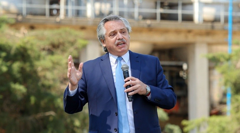 Nuevo DNU: Alberto Fernández extendió el “distanciamiento social” y avaló el regreso a la aulas