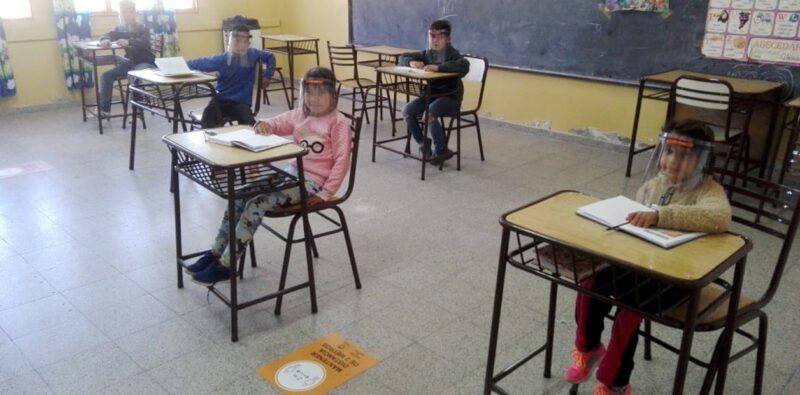 El Gobierno empuja un nuevo protocolo para que haya clases tres veces por semana en las escuelas