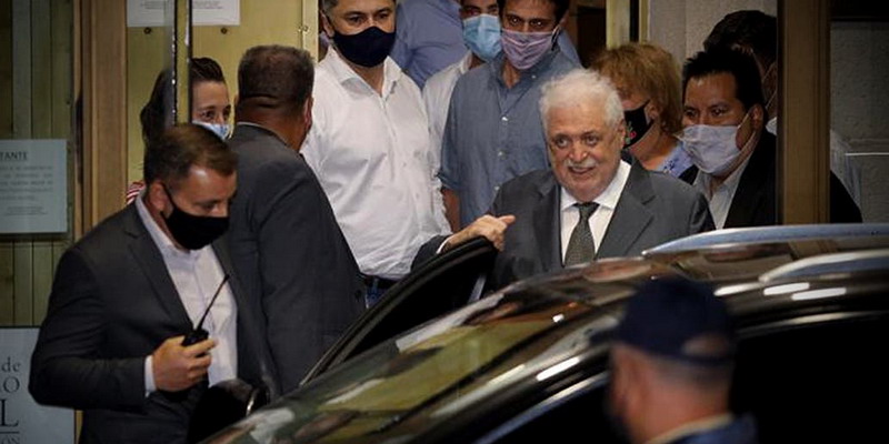La lista de la vacunación vip: quiénes son los 70 beneficiados por el Gobierno