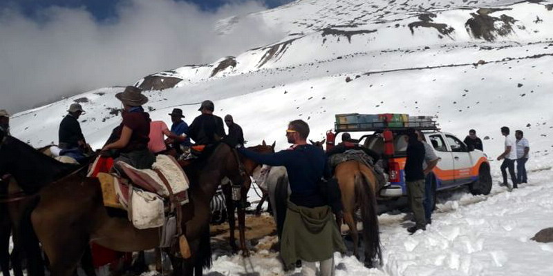 Rescatan a 20 personas varadas por el temporal en el Portillo en Tunuyán