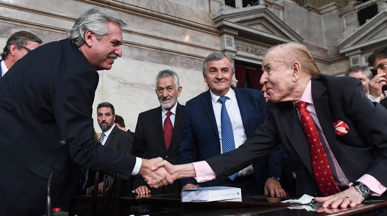 Alberto Fernández decretó tres días de duelo nacional y despidió “con profundo pesar” a Menem