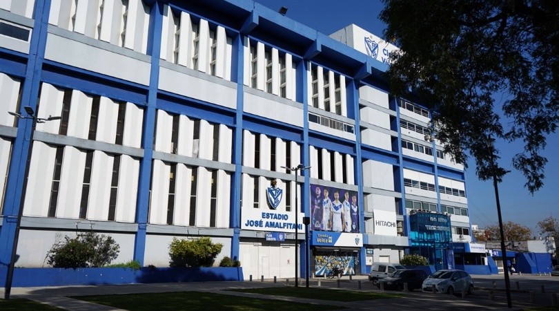 Vélez apartó del plantel a Thiago Almada y Miguel Brizuela