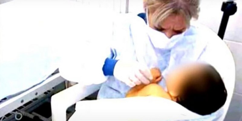 Un bebé sobrevivió a un accidente en el que murieron sus padres y su abuela: no tiene familiares en el país