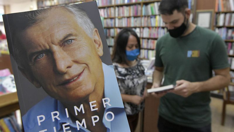 Empezó en Mendoza la venta de “Primer Tiempo”, el libro de Mauricio Macri