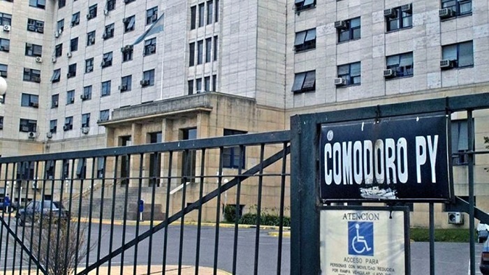 El Gobierno pule la denuncia que hará en Comodoro Py por el acuerdo de Macri con el FMI