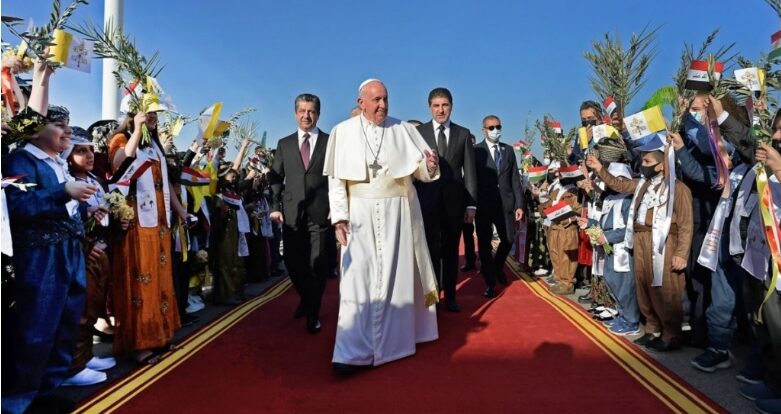 El Papa cerró su histórica visita a Irak con una misa colmada de fieles en Kurdistán