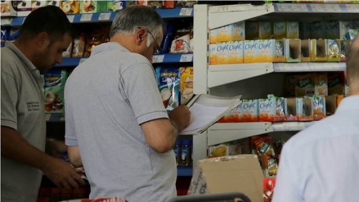 Comercio cerró un bono de fin de año de $70.000 para trabajadores de supermercados