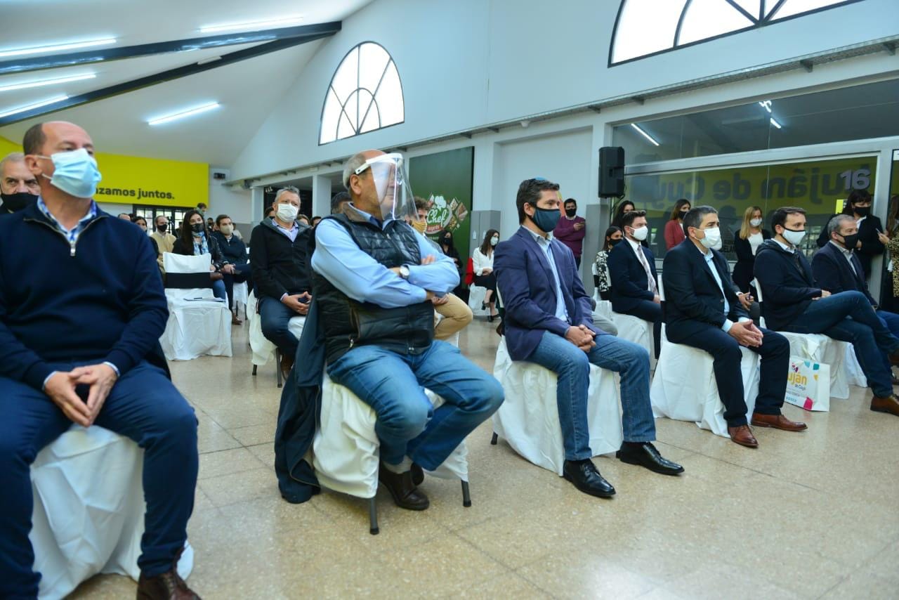 Alvear presente en el acuerdo por el Código Tributario