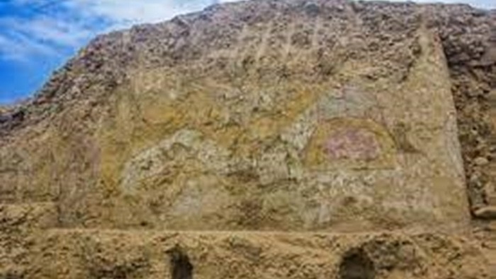 Descubrieron en Perú un mural prehispánico de 3.200 años de antigüedad