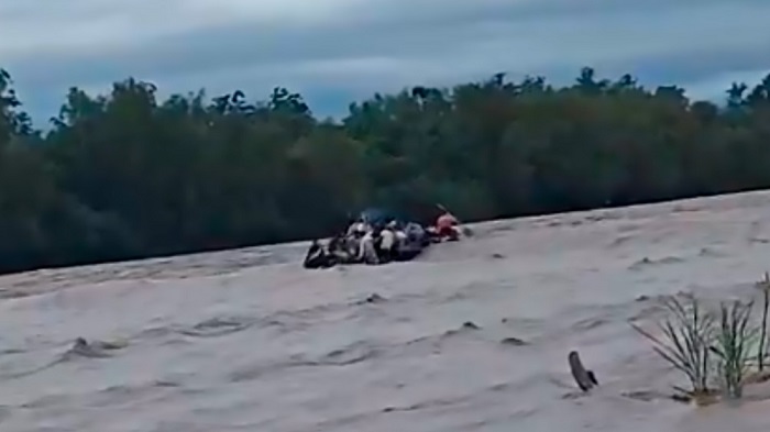 Intentaban cruzar la frontera en un gomón y se pinchó: intensa búsqueda de desaparecidos