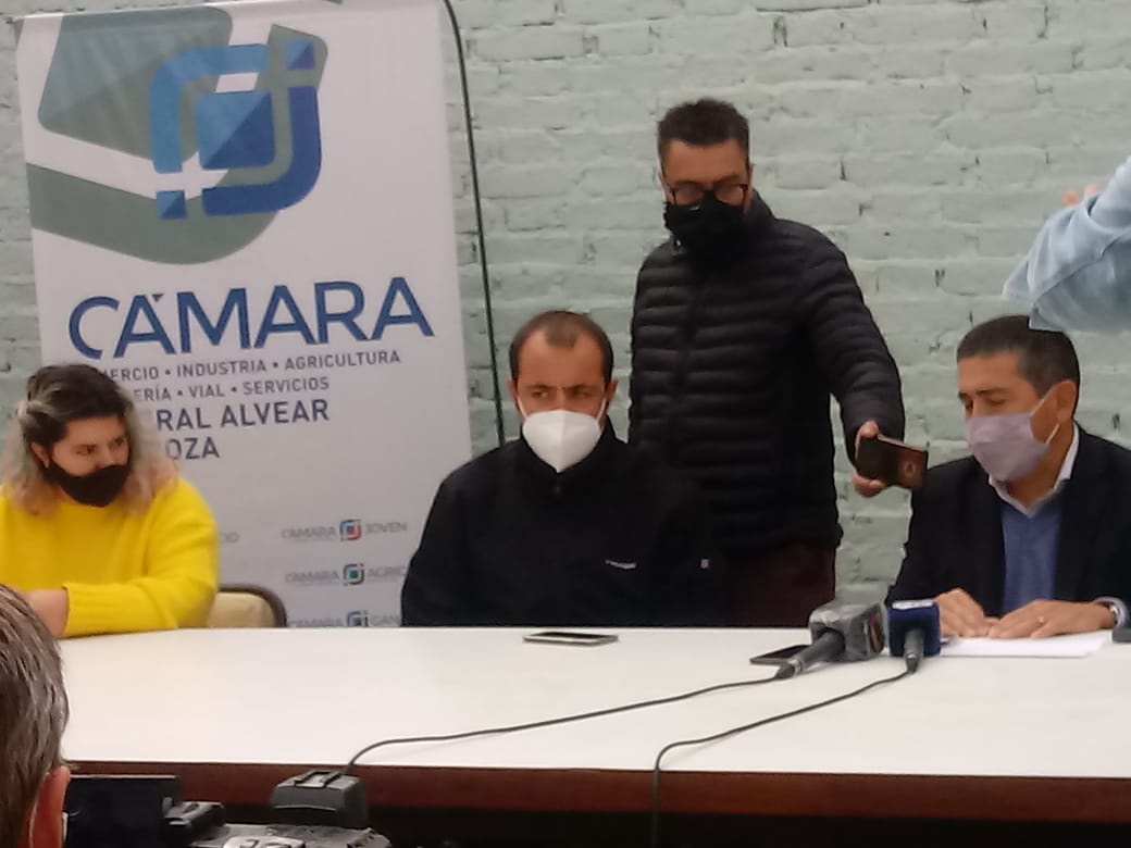 Se establecieron los nuevos horarios para comercios
